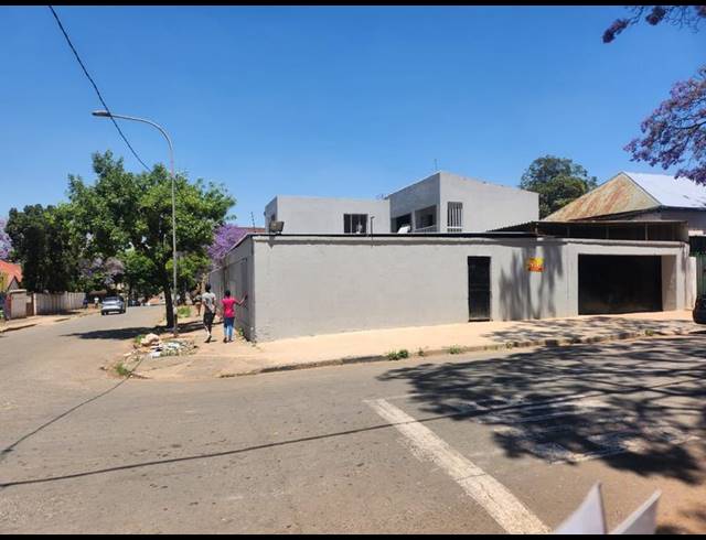 BUSINESS FOR SALE IN BELLEVUE